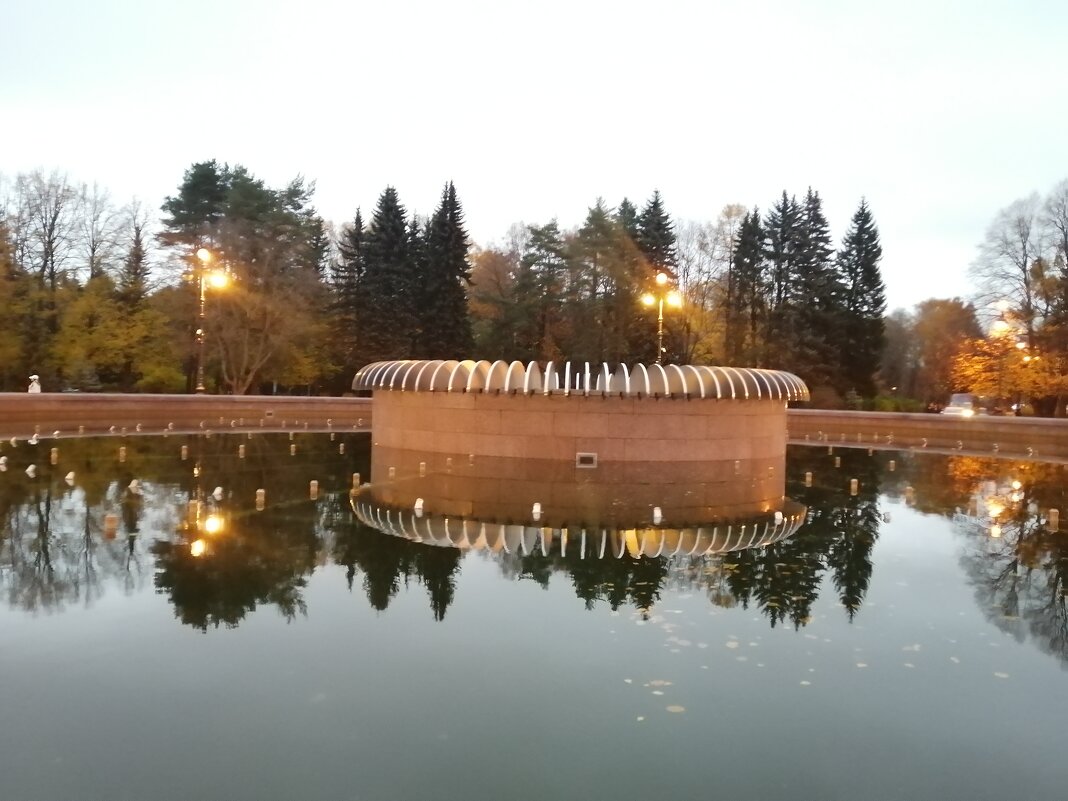 Фонтан Вечером Осенью - Митя Дмитрий Митя