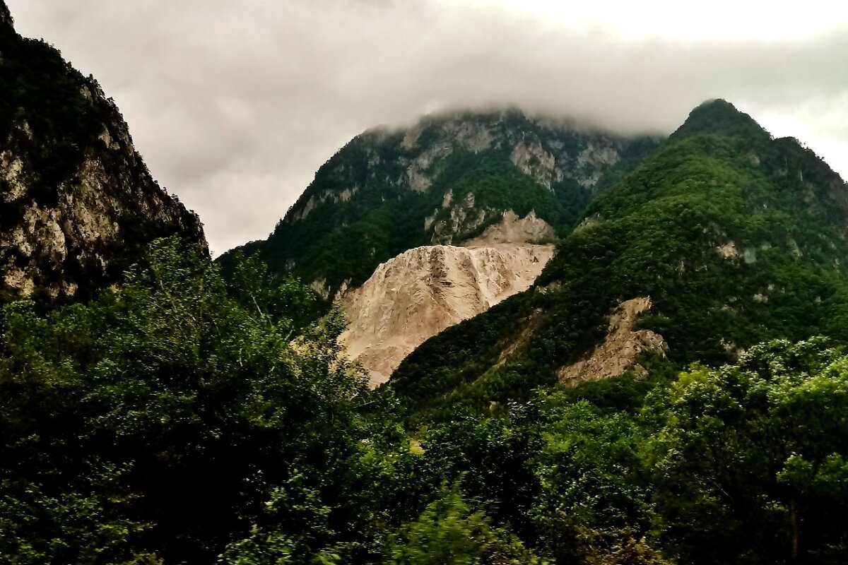 По дороге в башенный город Зрзи - Елена (ЛенаРа)