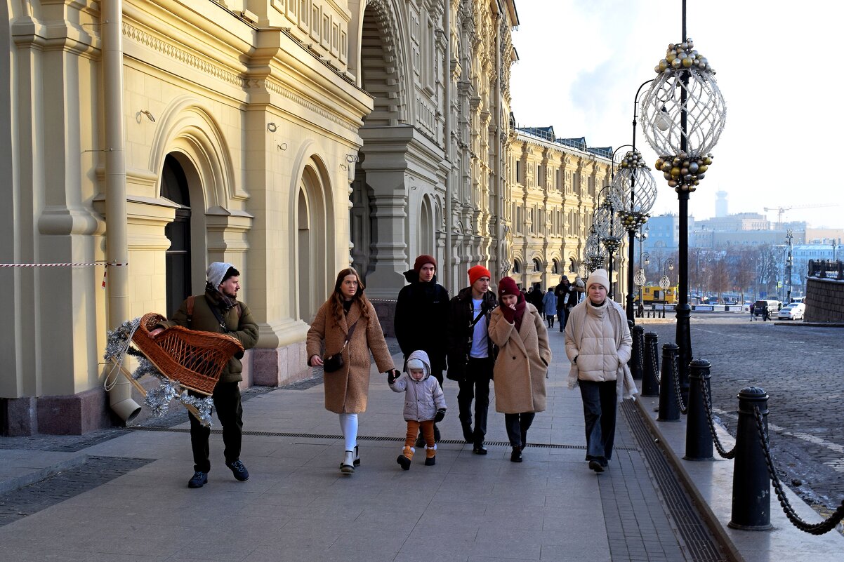 В центре сани носим сами. - Татьяна Помогалова