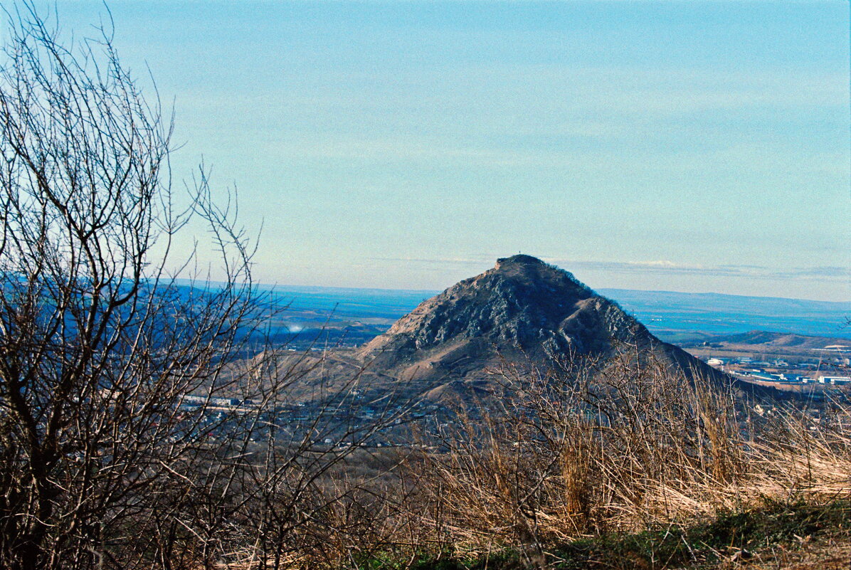 одинокая гора ранним утром - M Marikfoto