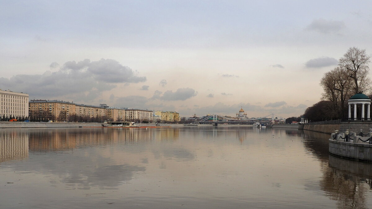 Из прогулки по весенней Москве - Евгений Седов Из прогулки по весенней Москве - Евгений Седов