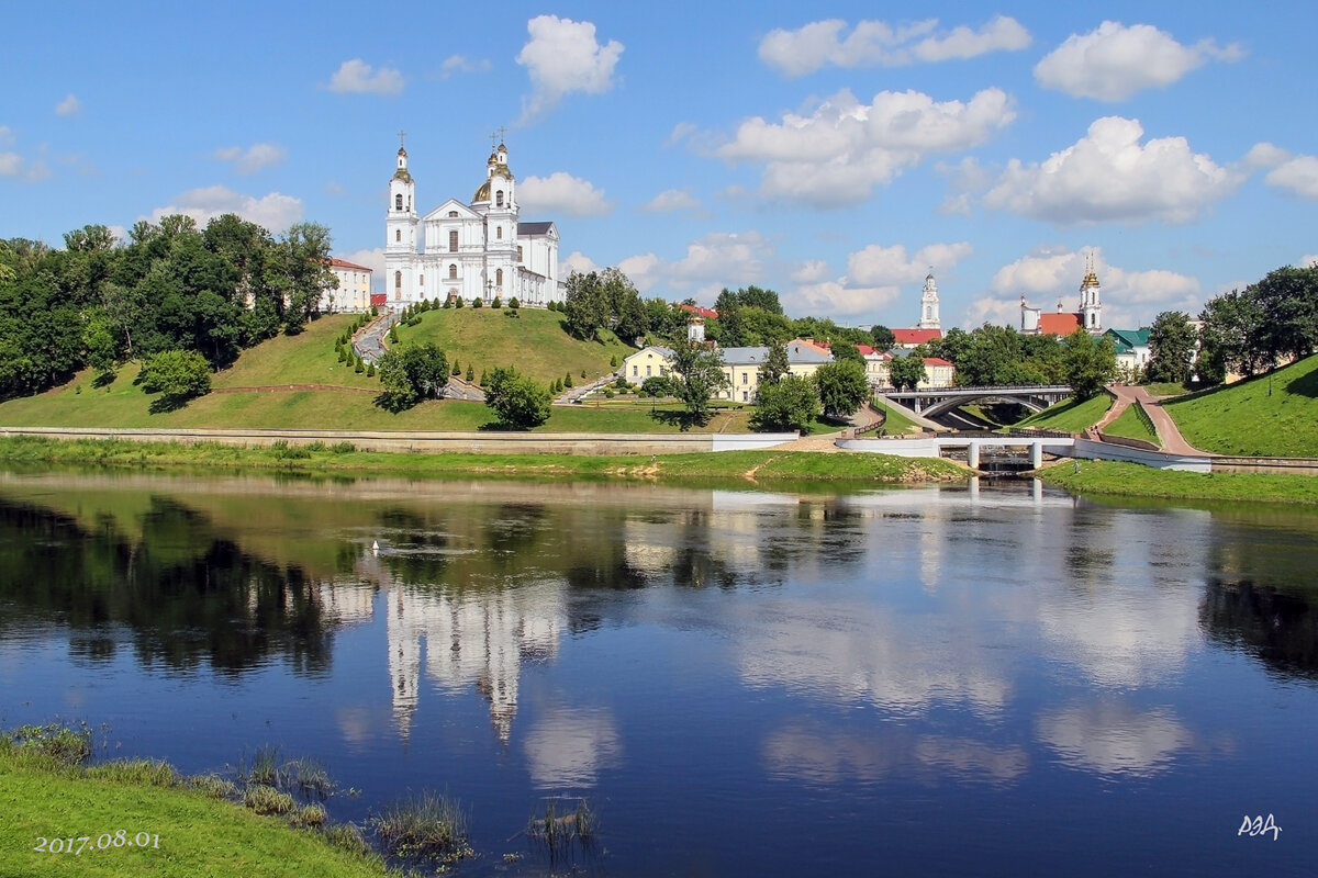 *** - Роланд Дубровский