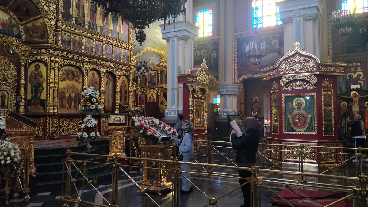 В храме - Андрей Хлопонин В храме - Андрей Хлопонин