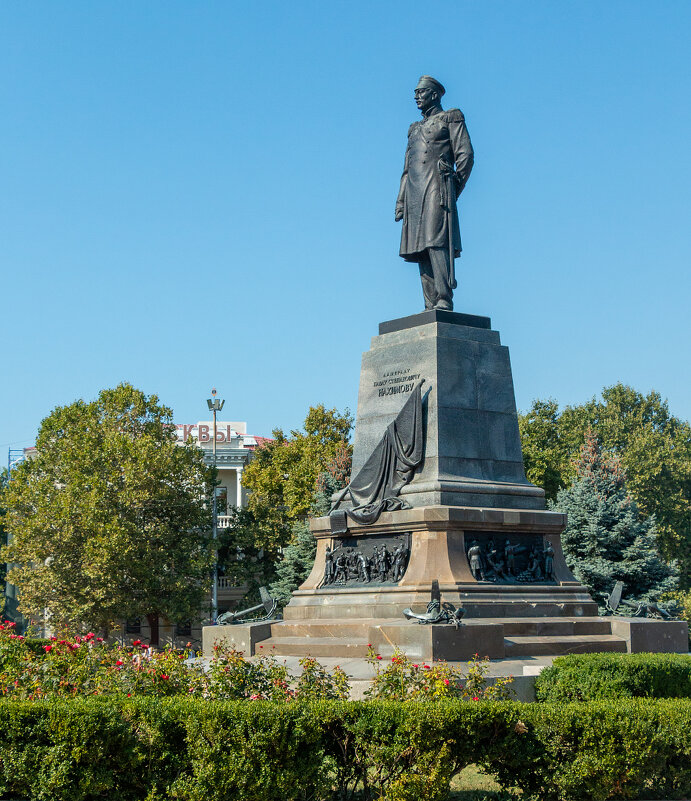 Памятник адмиралу П.С. Нахимову - Юрий Яловенко