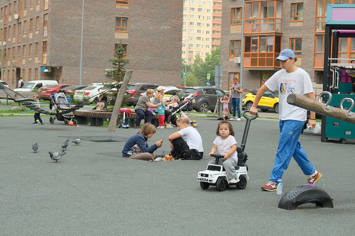Во дворе - Лютый Дровосек