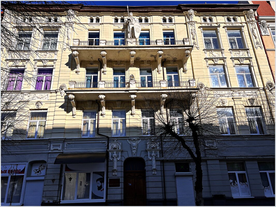 Дом с рыцарем. - Валерия Комова Дом с рыцарем. - Валерия Комова