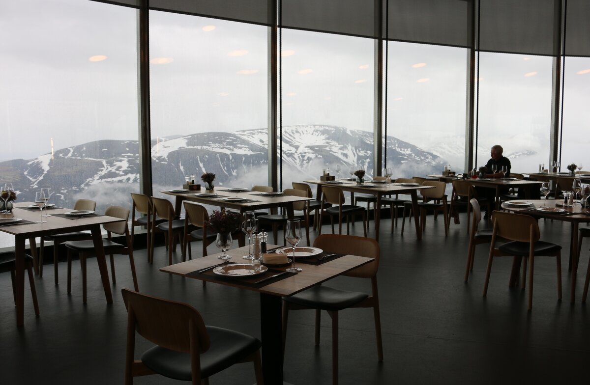 В ресторане Плато - Ольга В ресторане Плато - Ольга