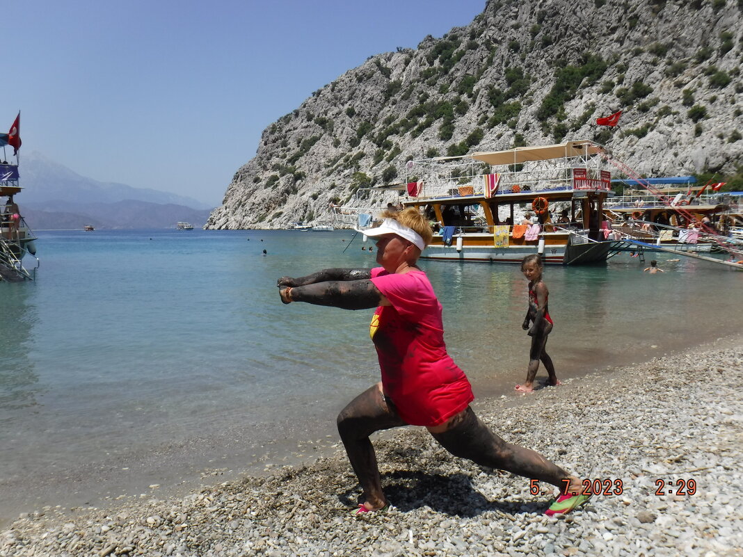 Целебные грязи лечат всё (даже голову) - Елена Целебные грязи лечат всё (даже голову) - Елена