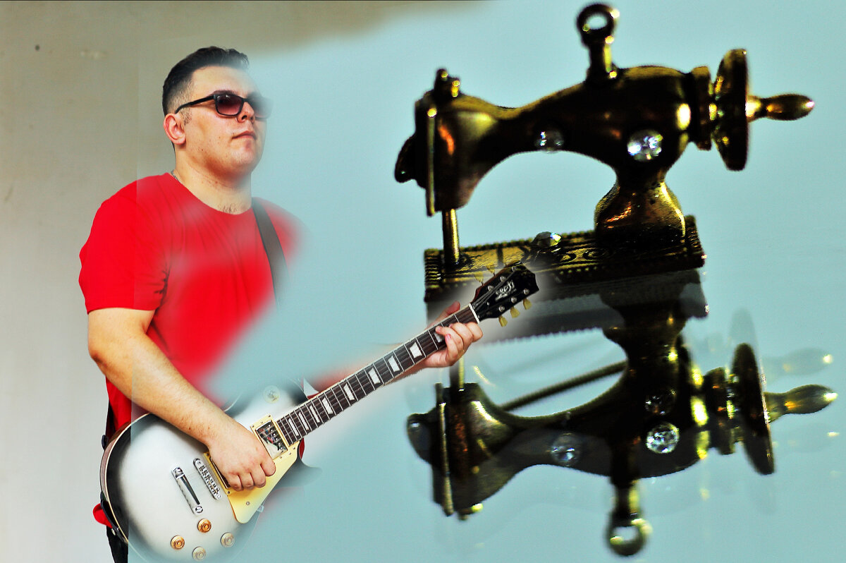 Солист на сцене - Юрий Гайворонскiий