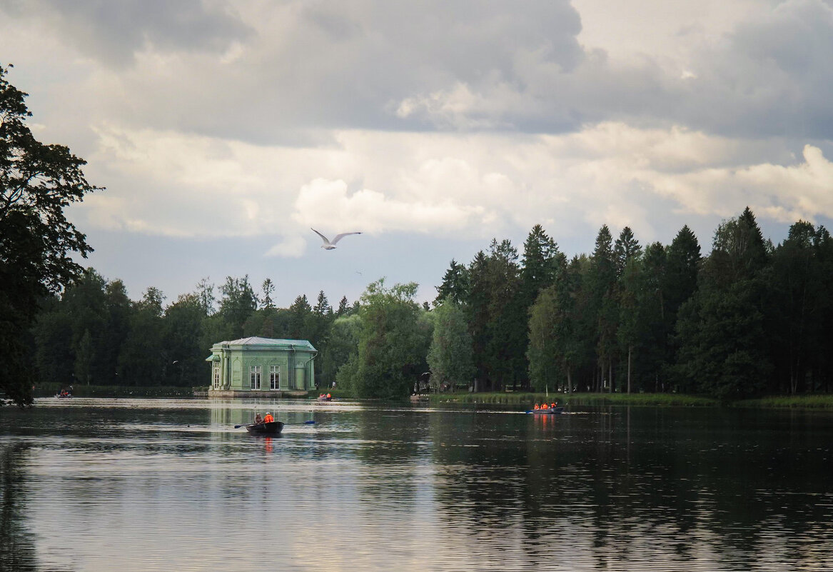 В Гатчинском парке - Магомед .