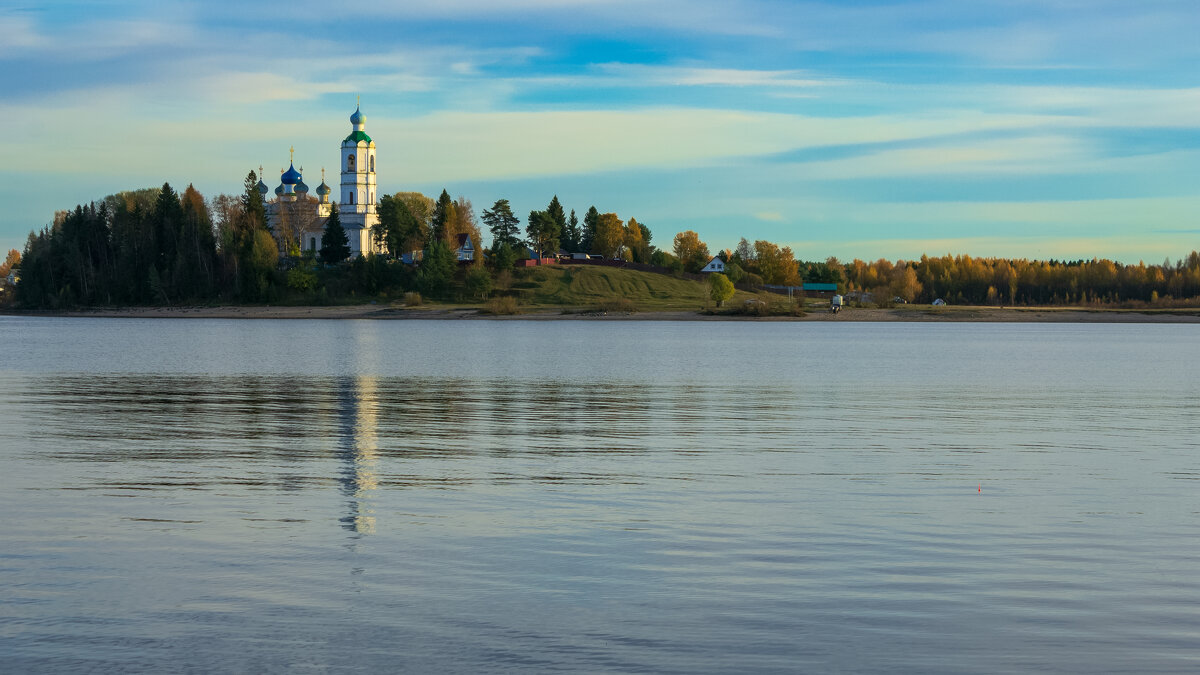 Church of Athanasius the Great on the bank of the Kubena River in October before sunset - Sergey Sonvar