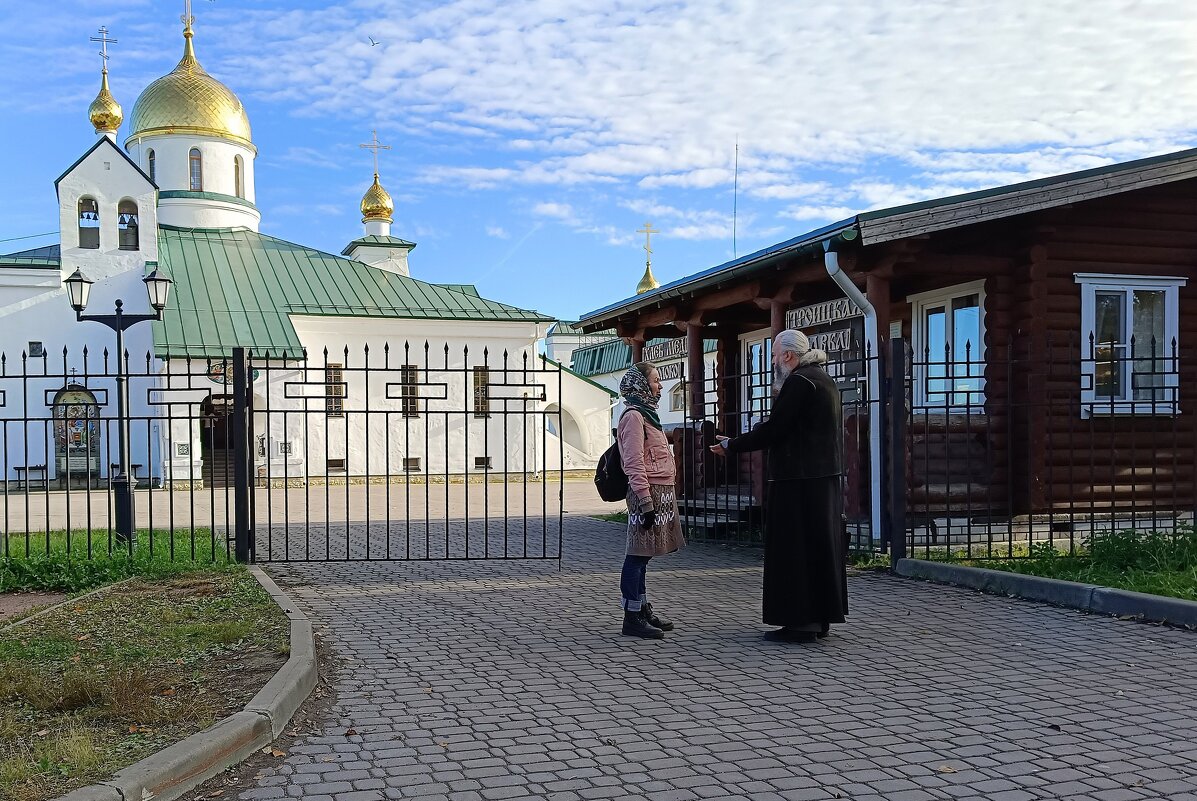 У ворот церкви... - Мария Васильева