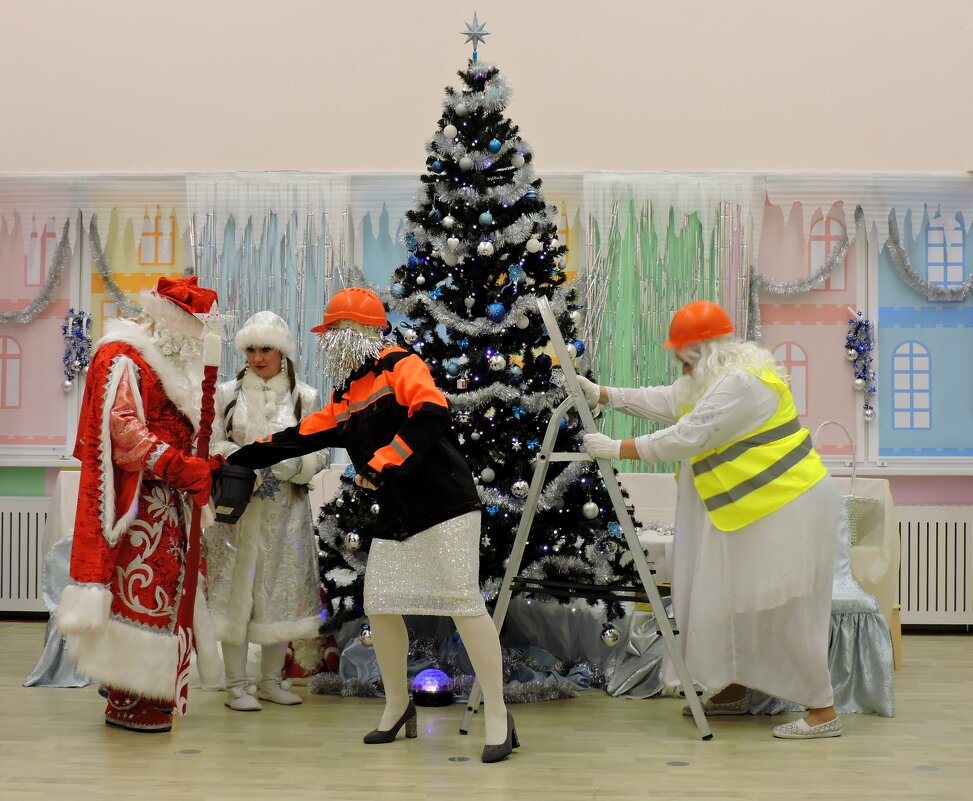 Новогодний утренник в детском саду - Мария Васильева Новогодний утренник в детском саду - Мария Васильева
