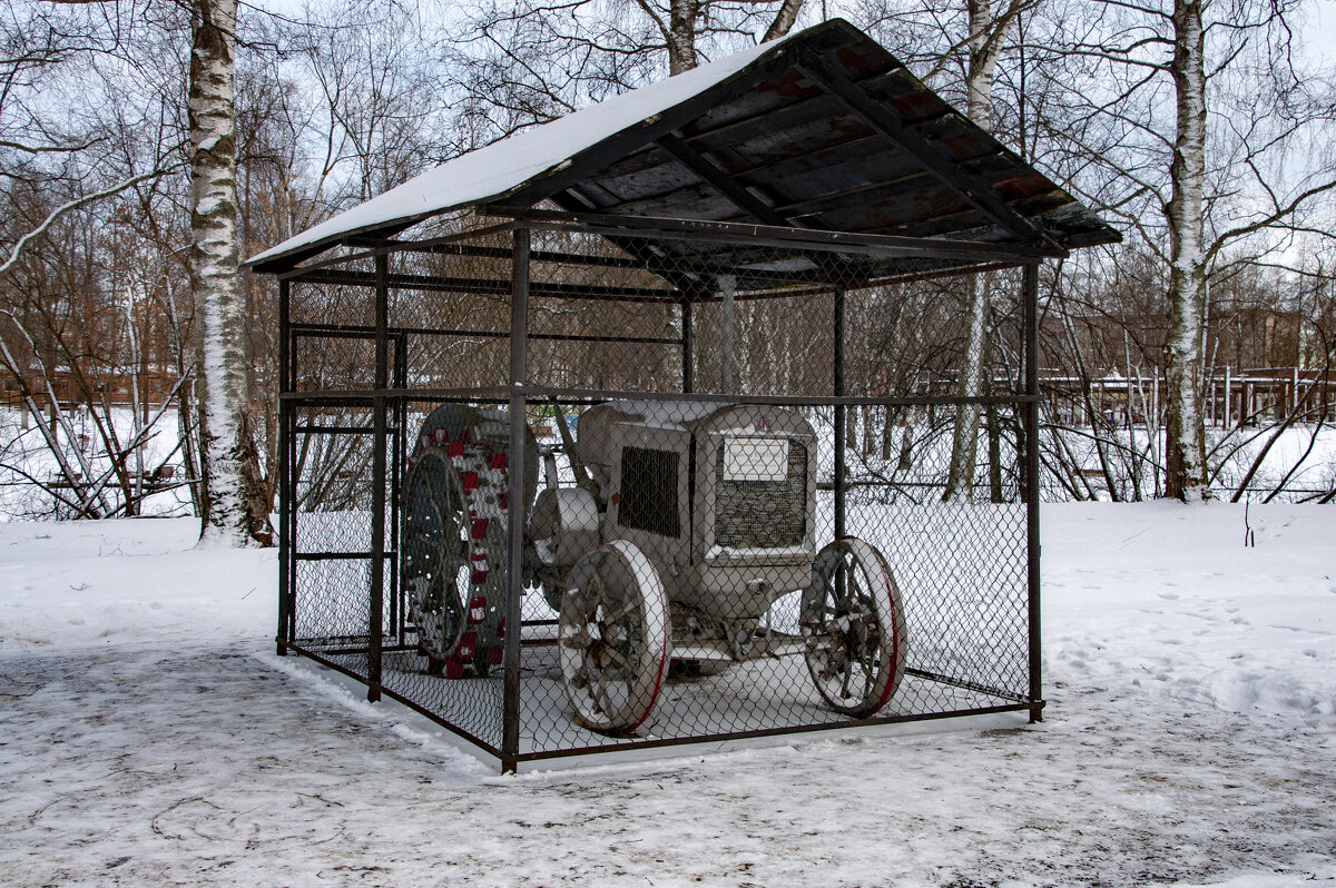 Угличский Кремль. "Фордзон", как память.... - Gen 