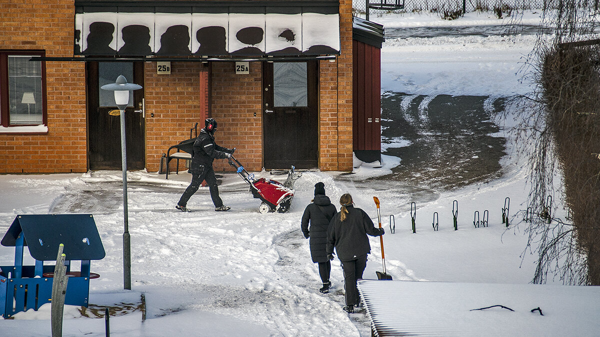 Уборка снега полным ходом - Alexandеr P Уборка снега полным ходом - Alexandеr P
