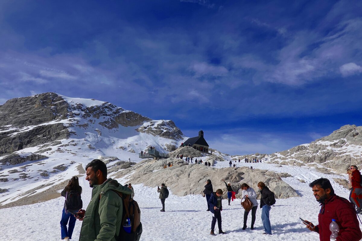 Ледник Цугшпитце, находящийся на высоте между 2.000 и 2.700 метров. - Галина 