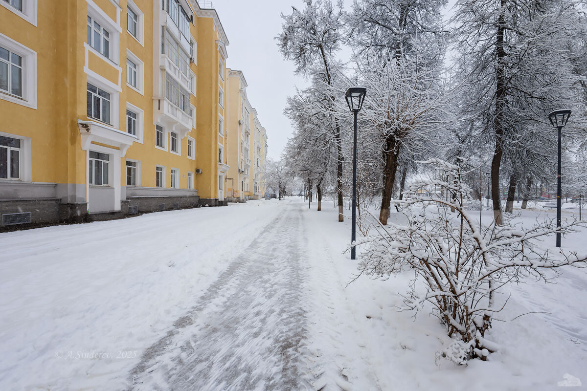 Городская улица зимой - Александр Синдерёв