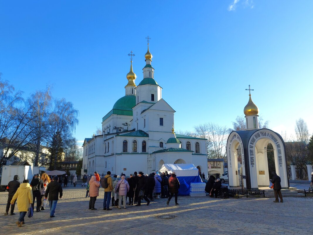 На Крещение в Даниловом монастыре... - Константин Анисимов