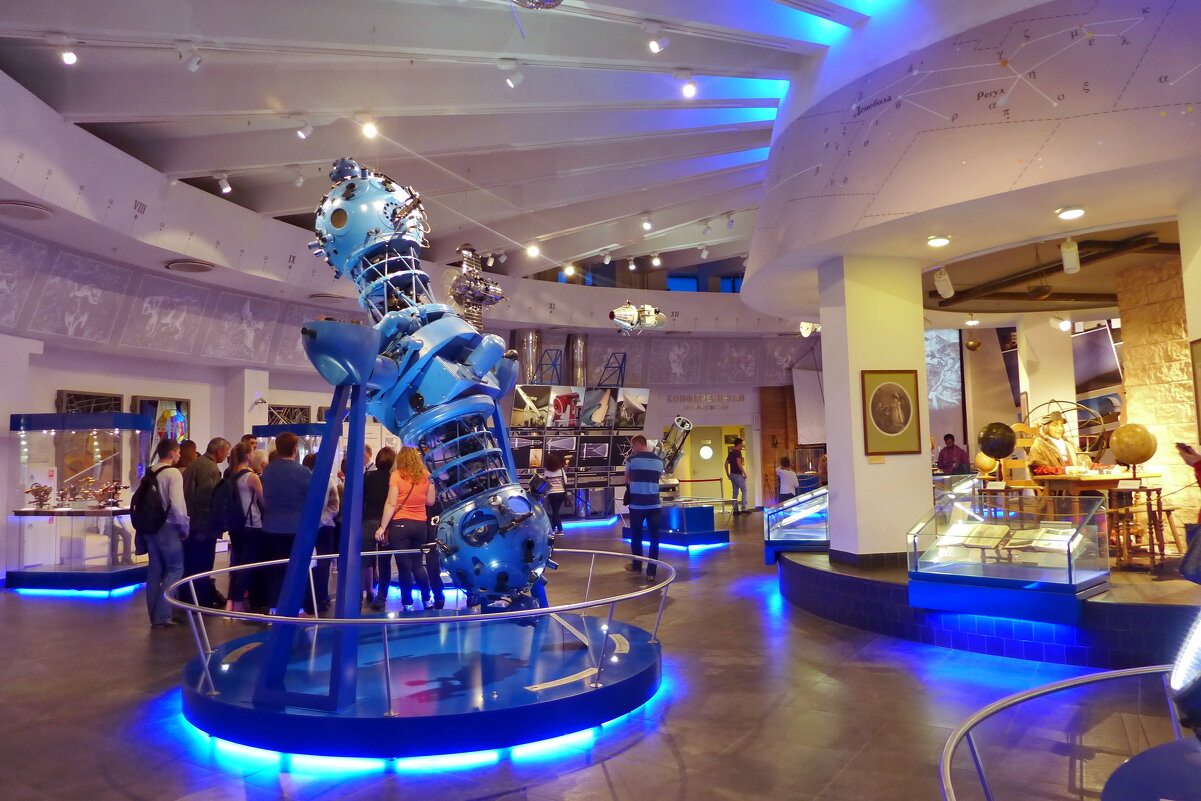 Зал экспонатов в Московском планетарии - Валерий Судачок Зал экспонатов в Московском планетарии - Валерий Судачок