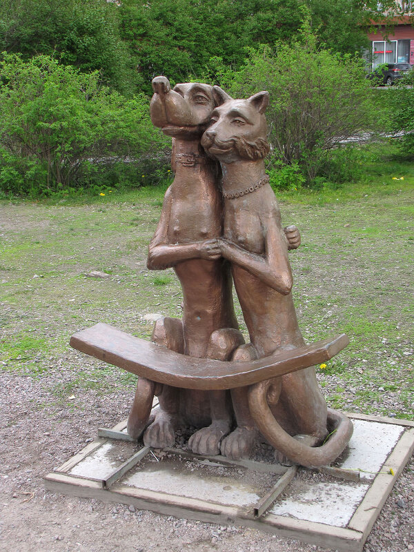 Скамейка влюблённых (Собака и кошка) - Александр Ильчевский Скамейка влюблённых (Собака и кошка) - Александр Ильчевский