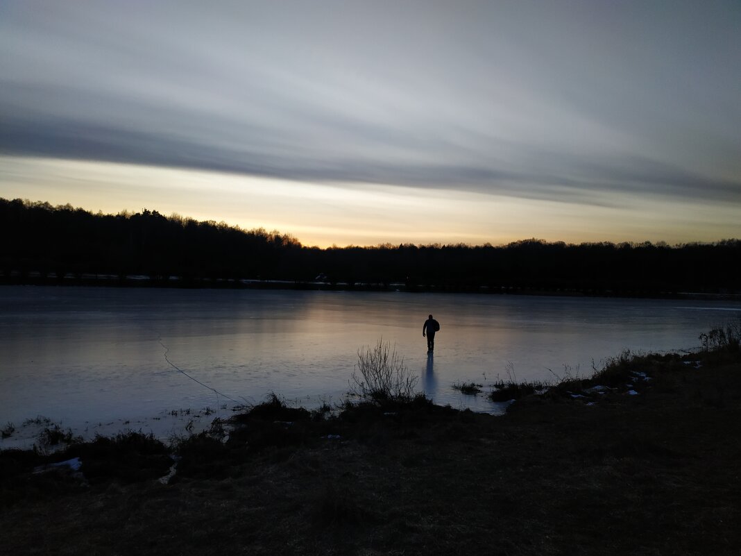 Узок их круг, далеки они от народа - Андрей Лукьянов Узок их круг, далеки они от народа - Андрей Лукьянов