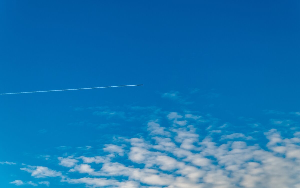 Полёт над облаками - Валерий Иванович Полёт над облаками - Валерий Иванович