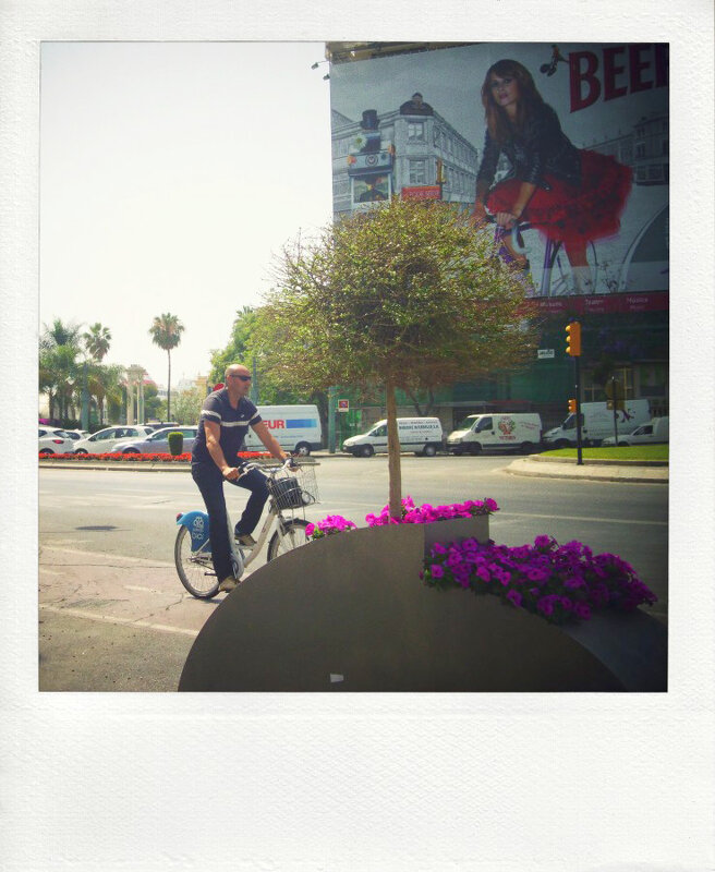 Как все стоим мы вкруг земного шара - Edu 