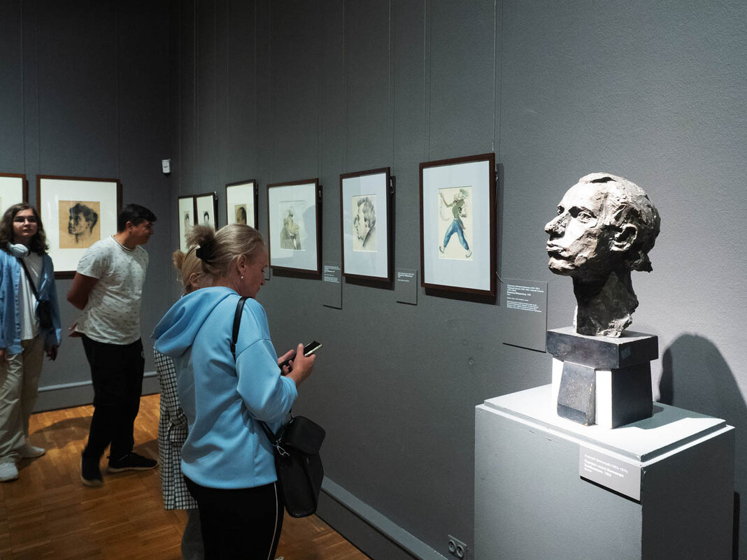 У_ГОЛОВЫ - Сергей Янович Микк