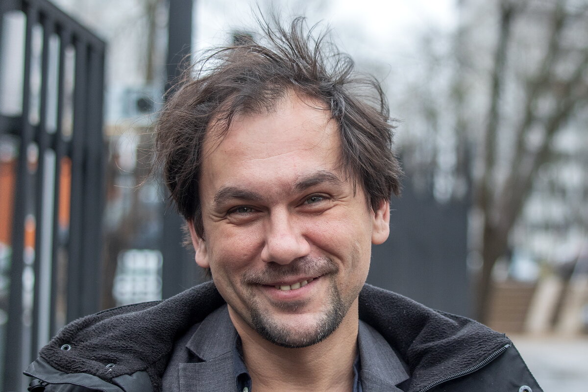 Улыбка делает хмурый день светлее. - Анатолий. Chesnavik.