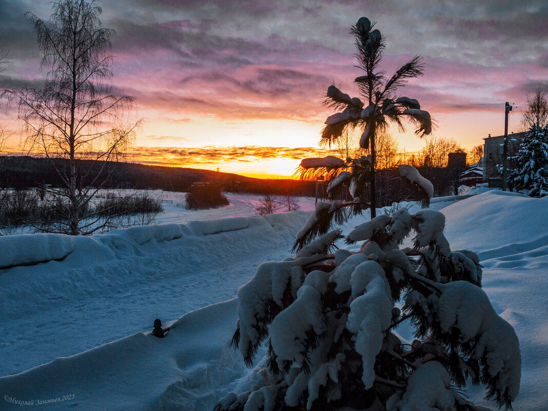 Ухта, закат над одноименной рекой. - Николай Зиновьев Ухта, закат над одноименной рекой. - Николай Зиновьев