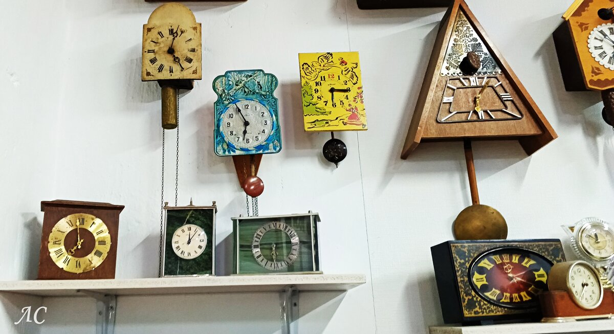 Коллекция часов в сельском музее - Любовь Сахарова Коллекция часов в сельском музее - Любовь Сахарова