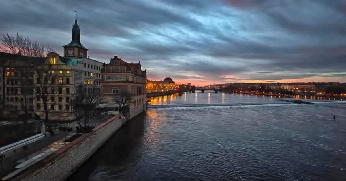 Вид на Прагу с Карлового моста - Valentin Bondarenko