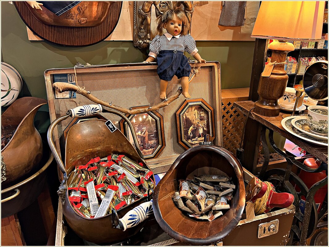 В магазине Барахольщик. - Валерия Комова