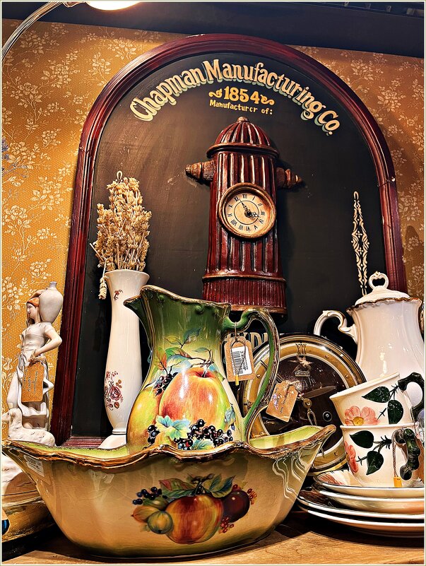 В магазине Барахольщик. - Валерия Комова В магазине Барахольщик. - Валерия Комова