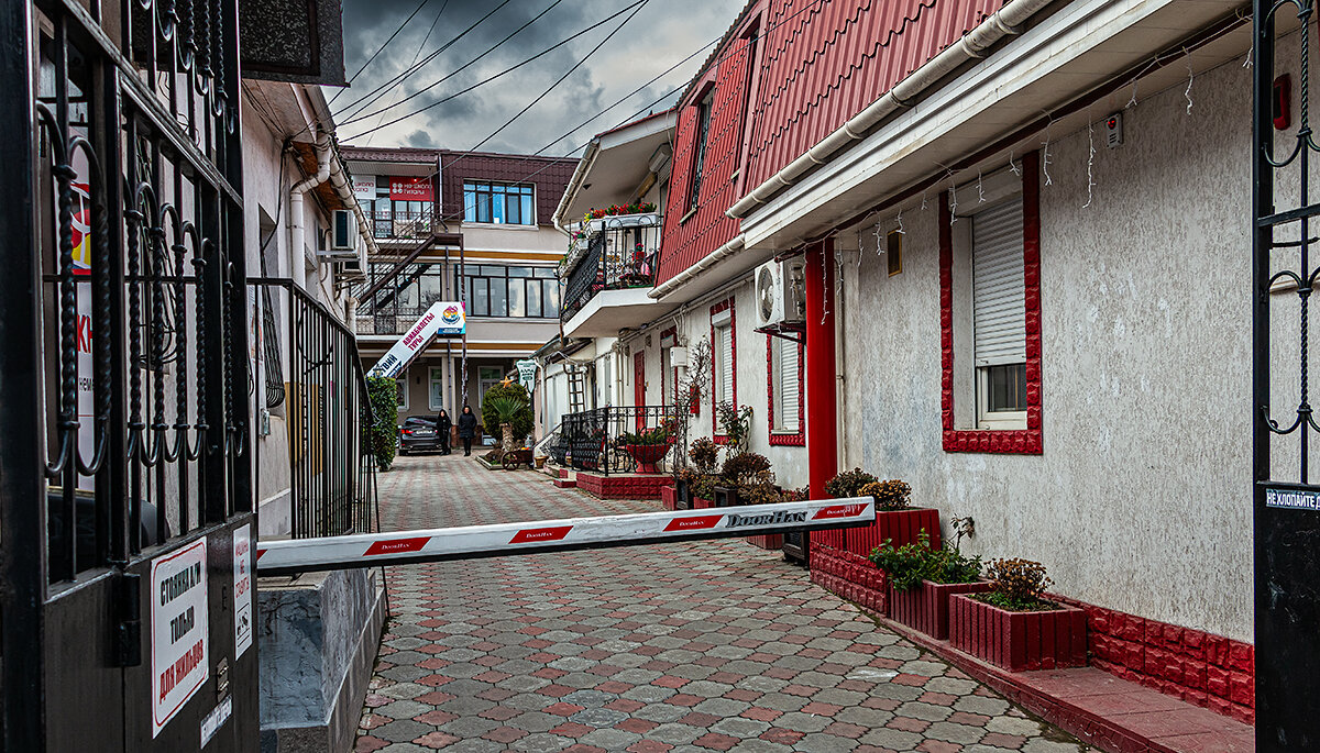 Шлакбаум - Юрий Яловенко Шлакбаум - Юрий Яловенко