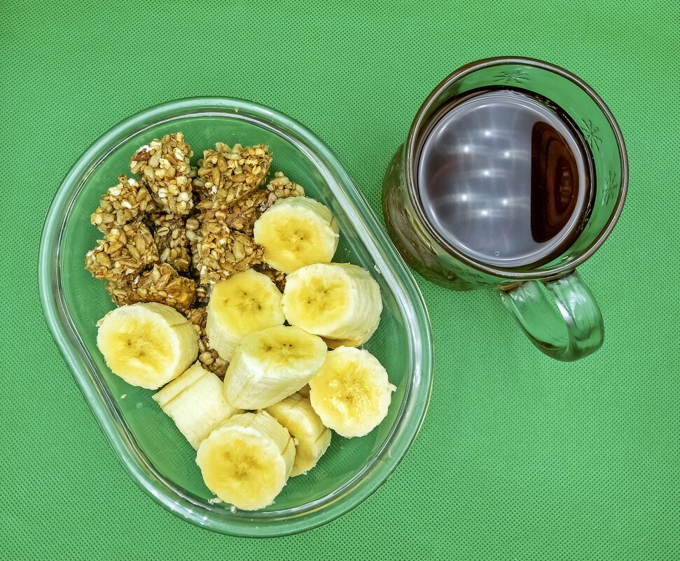 Фруктово-злаковый завтрак с отваром из шиповника и боярышника - Валерий Иванович Фруктово-злаковый завтрак с отваром из шиповника и боярышника - Валерий Иванович