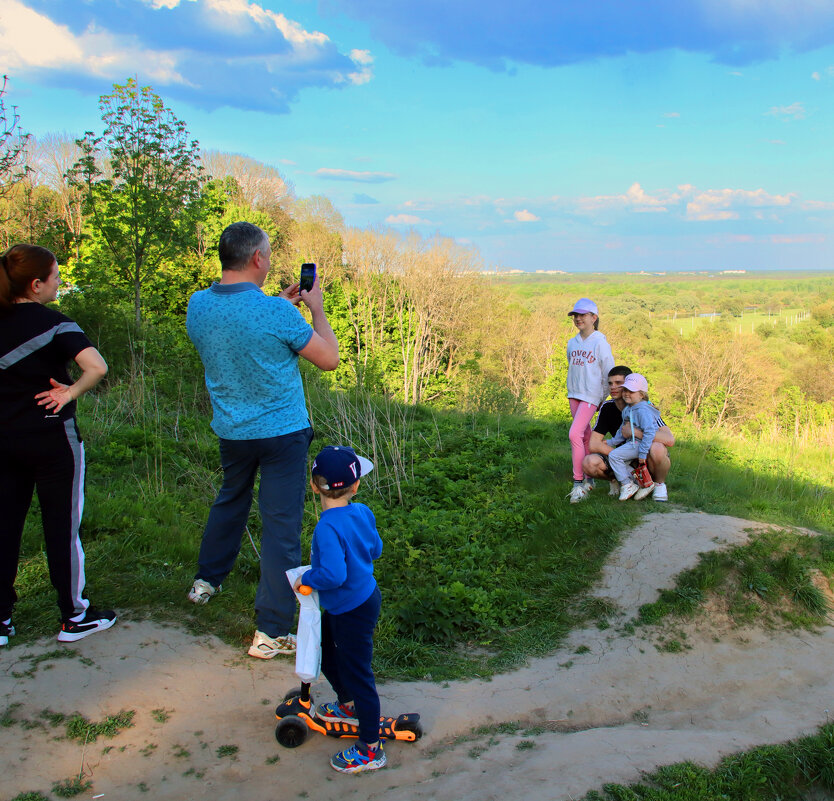 Семейный снимок на природе - Евгений Семейный снимок на природе - Евгений