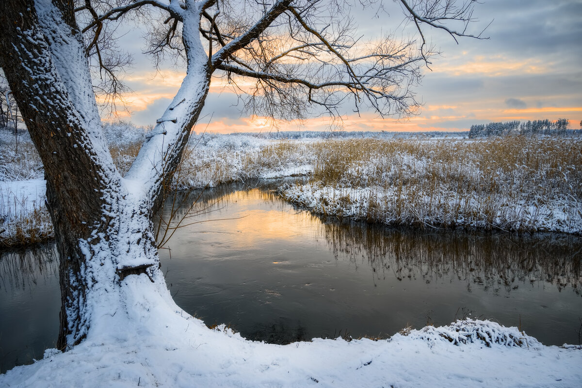 Над рекой склоненная - Валерий VRN