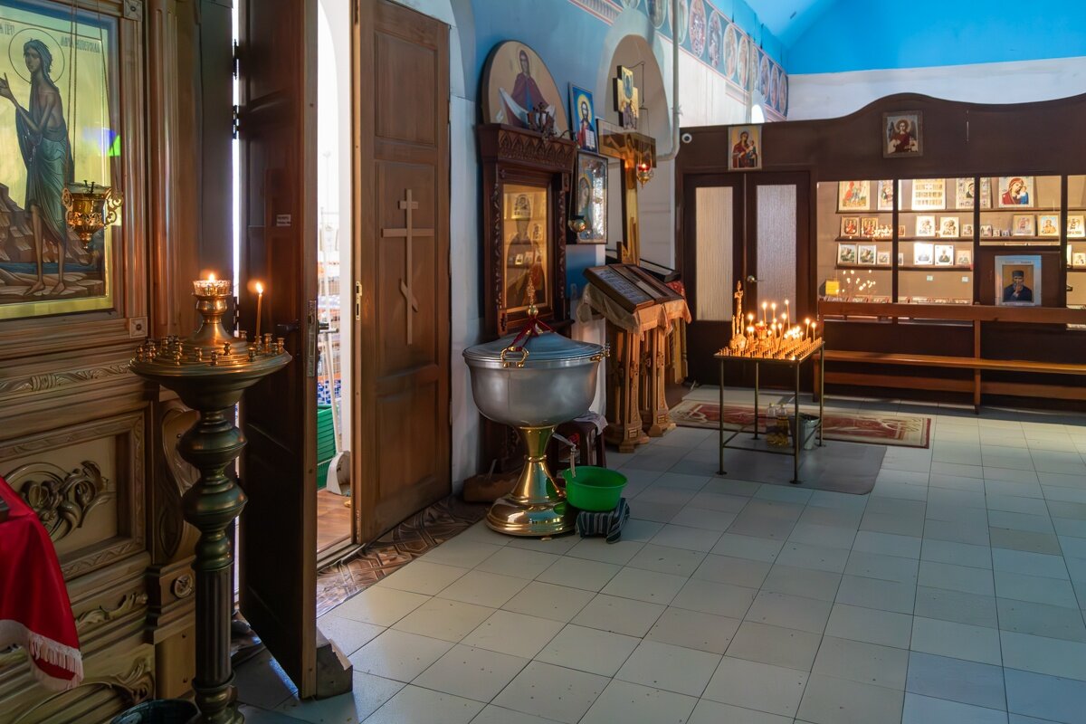 В Свято-Михайловском мужском монастыре - Игорь Сикорский