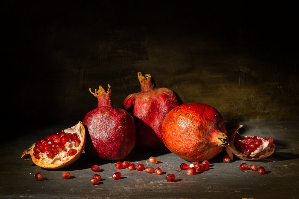 натюрморт с гранатом - Алексей Чигвинцев