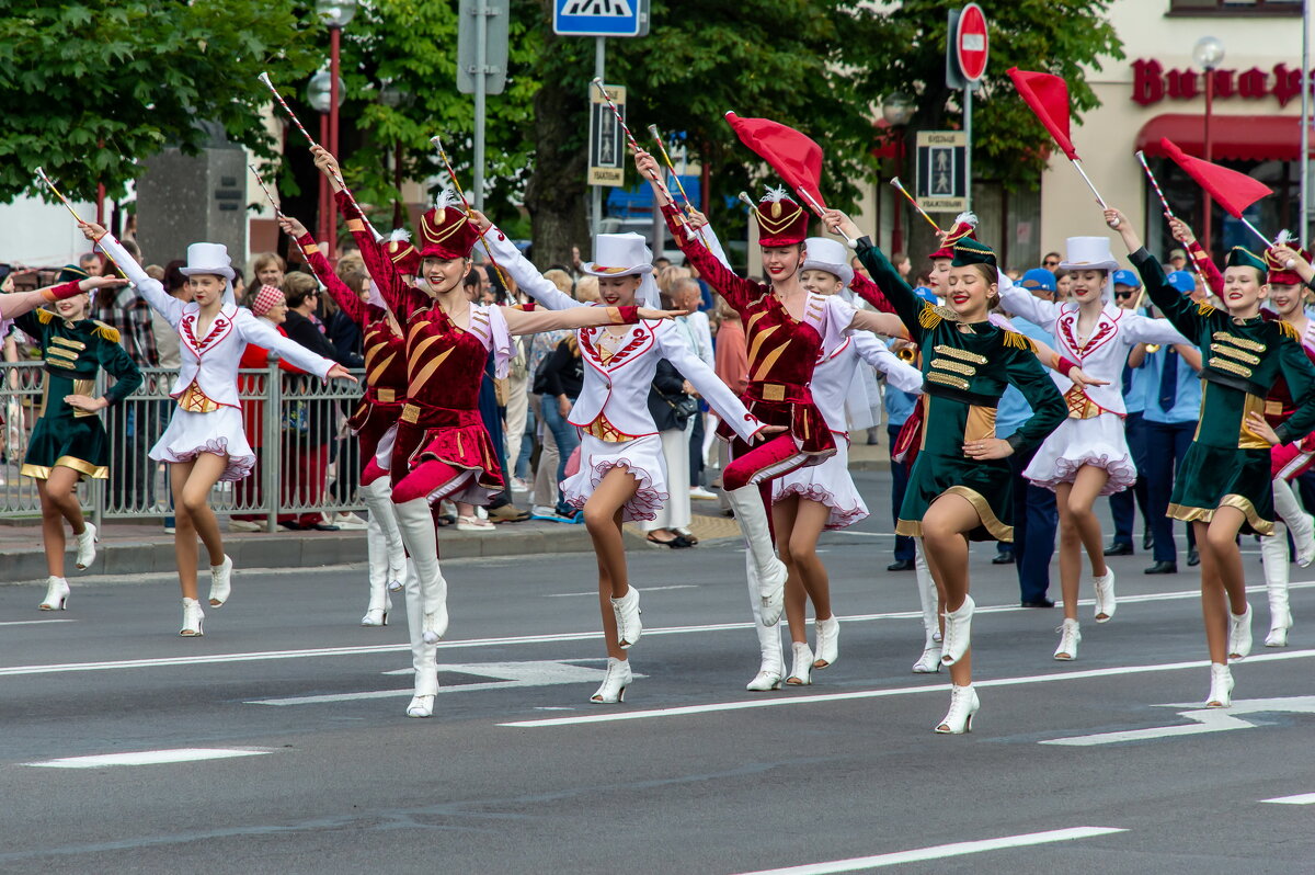 Парад - Виктор Орлов