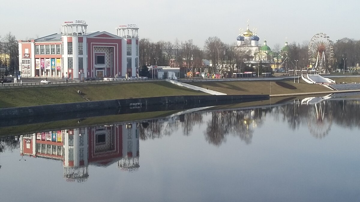 На набережной - Olga Oskolkova На набережной - Olga Oskolkova