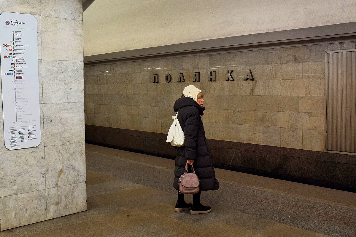 Белая шапочка к внучке в Алтуфьево. - Татьяна Помогалова Белая шапочка к внучке в Алтуфьево. - Татьяна Помогалова