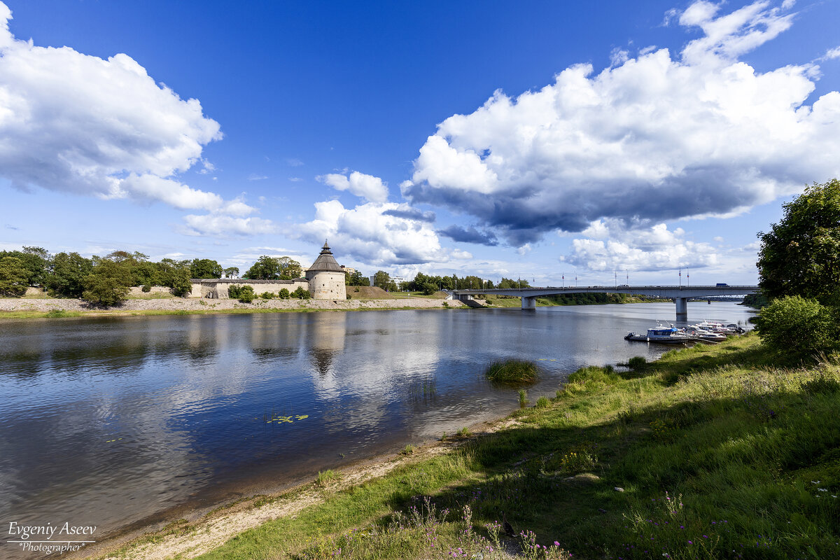 Спускаясь к Великой реке... - Евгений Спускаясь к Великой реке... - Евгений