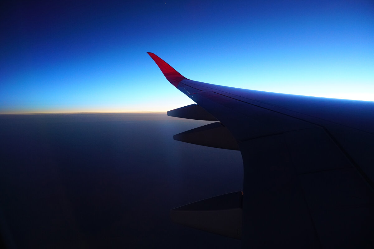 Закат из иллюминатора самолета - Иван Литвинов