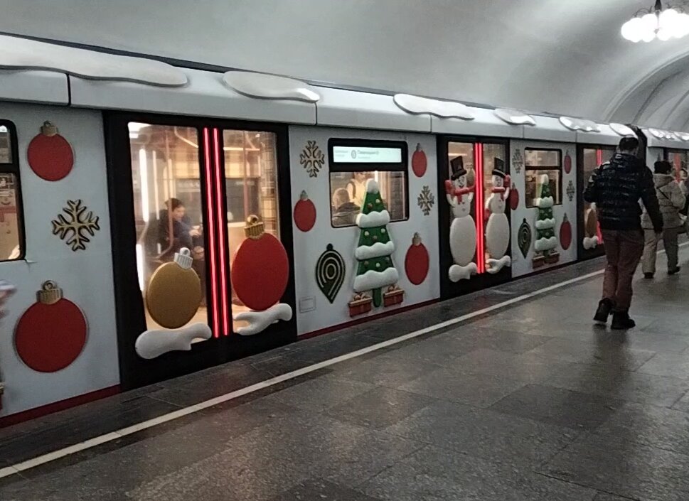 новогоднее московское метро - Галина R... новогоднее московское метро - Галина R...