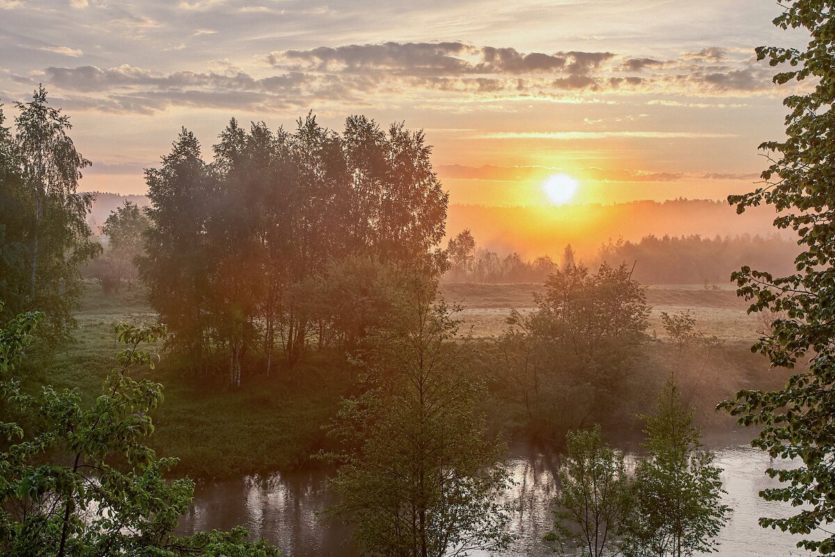 Восход за рекой - Юрий Спасенников