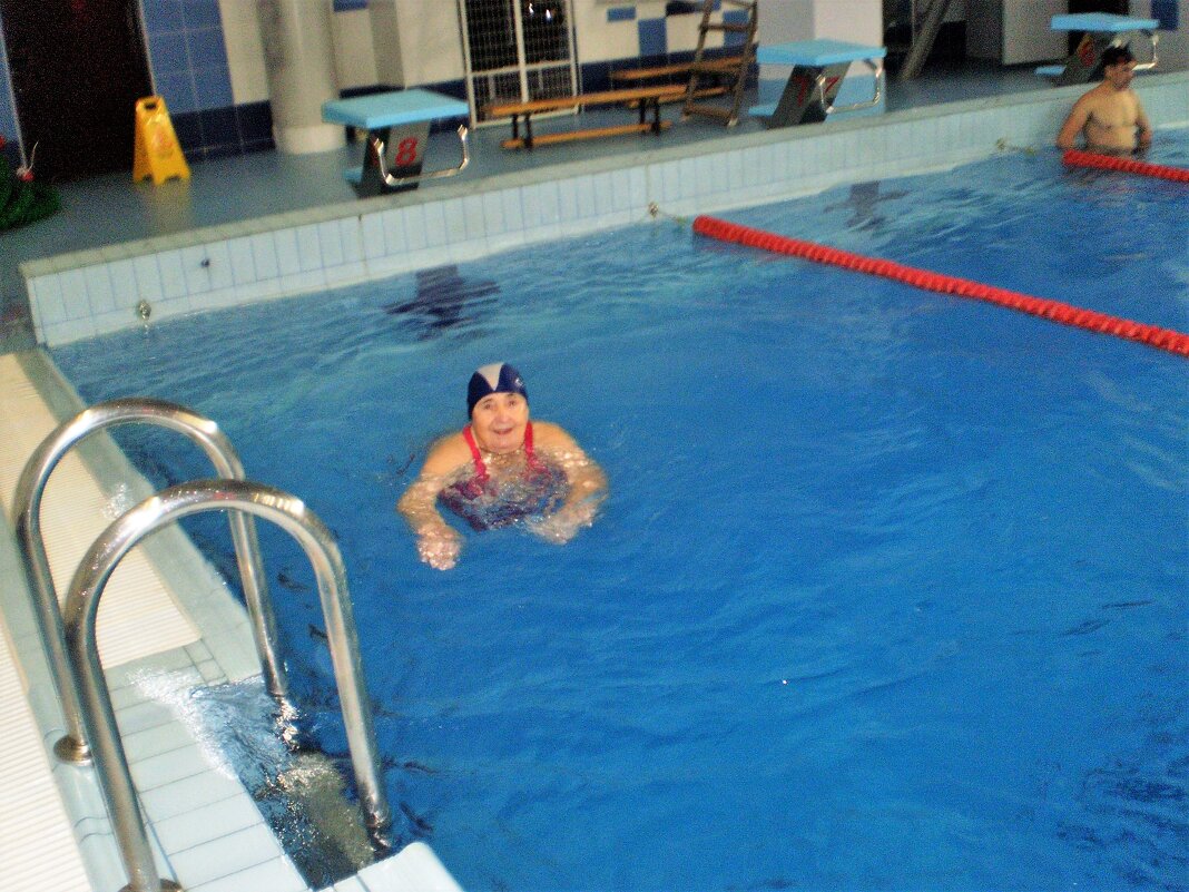 В бассейне. - Венера Чуйкова