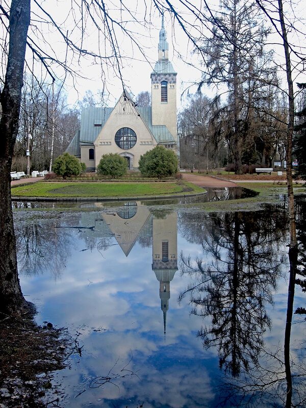 Отражения кирхи - Юлия ЮГ Отражения кирхи - Юлия ЮГ