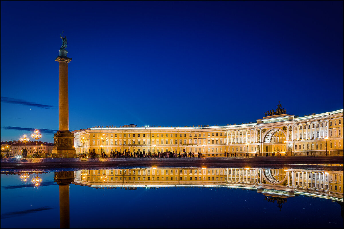 Город в отражении - Серый Город в отражении - Серый